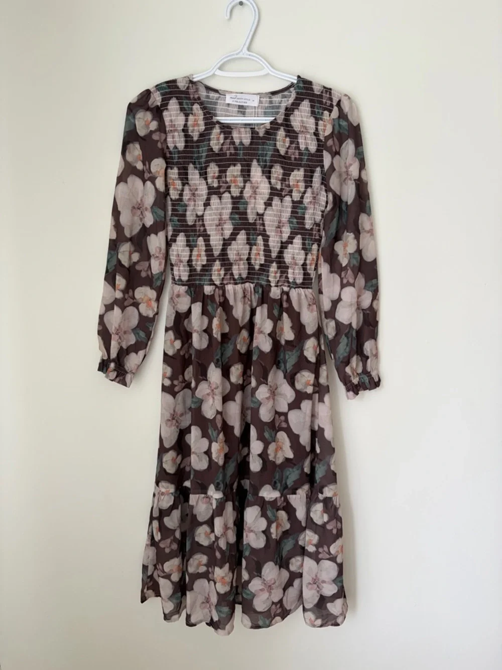 Madaboutstyle Jilly Box Smocked Floral Long-Sleeve Midi Dress in Vintage Floral - Picture 2 of 6